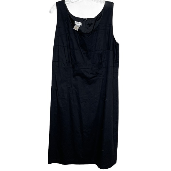 Monroe & Main Black Dress - Picture 1 of 7